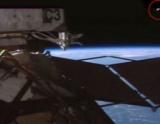 NASA又拍到UFO? 国际空间站附近现粉色不明物体