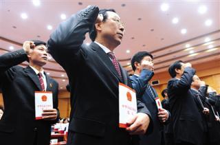 蒙、苏、豫、闽、粤等多地立法机关已通过或正在审议宪法宣誓制度