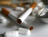 女子感冒拿毒品当药 吸毒后狂做家务停不下来