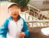 男孩因被同学嘲笑像
