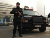 上合会议安保借鉴北京9.3阅兵 特警实枪荷弹24小时巡逻